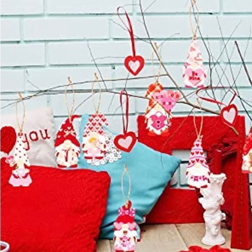 15 CUTE VALENTINE GNOME ORNAMENTS‎